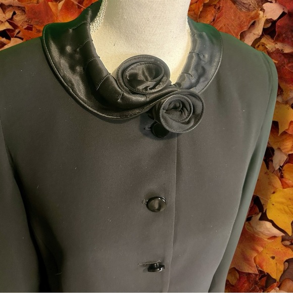 Armani Collezioni Black 100% Silk Button-Up Blazer with Rose Accent Collar Sz 14 - Picture 3 of 15